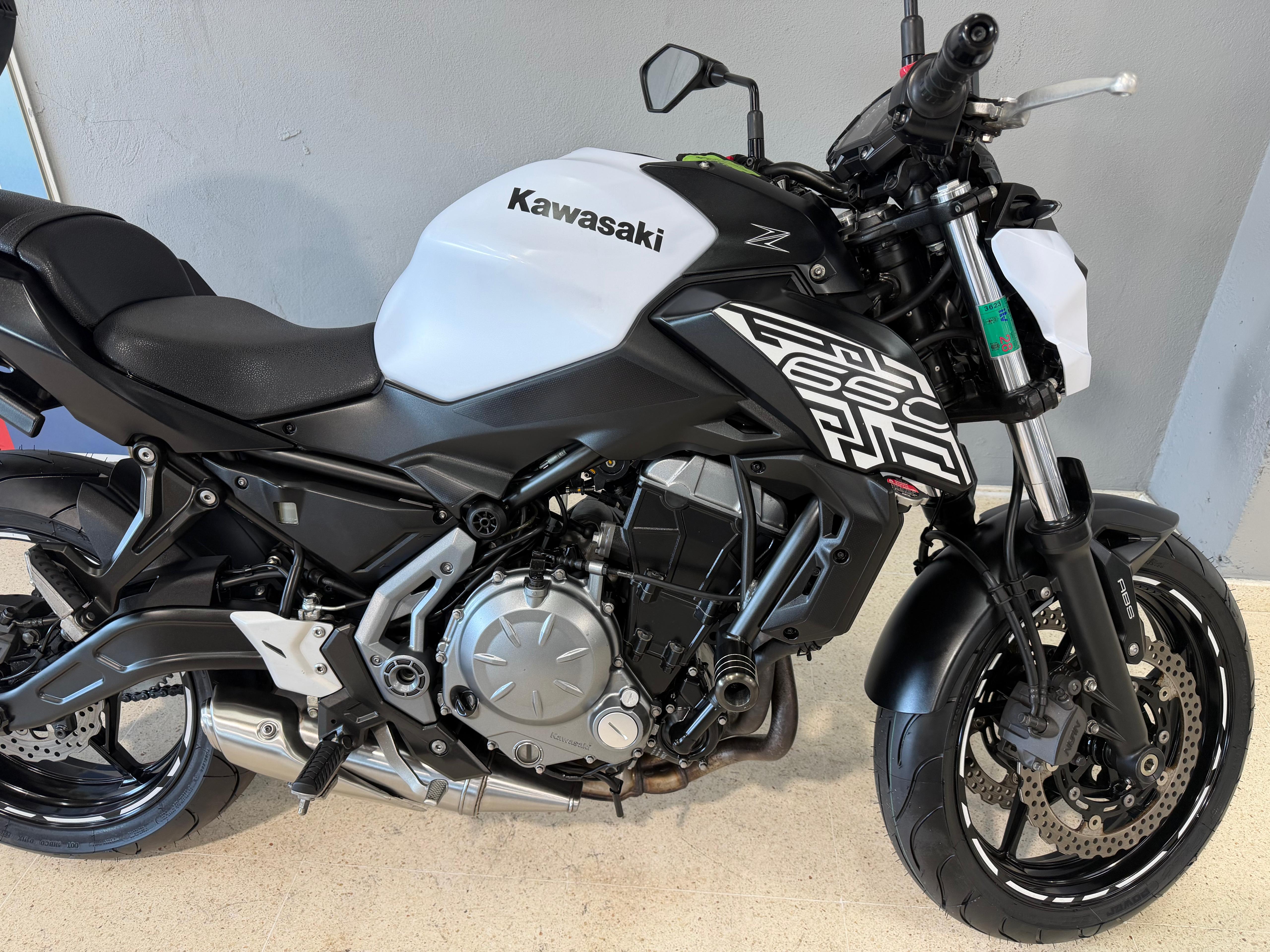 Foto 2 de KAWASAKI Z 650 Imagen de KAWASAKI Z 650