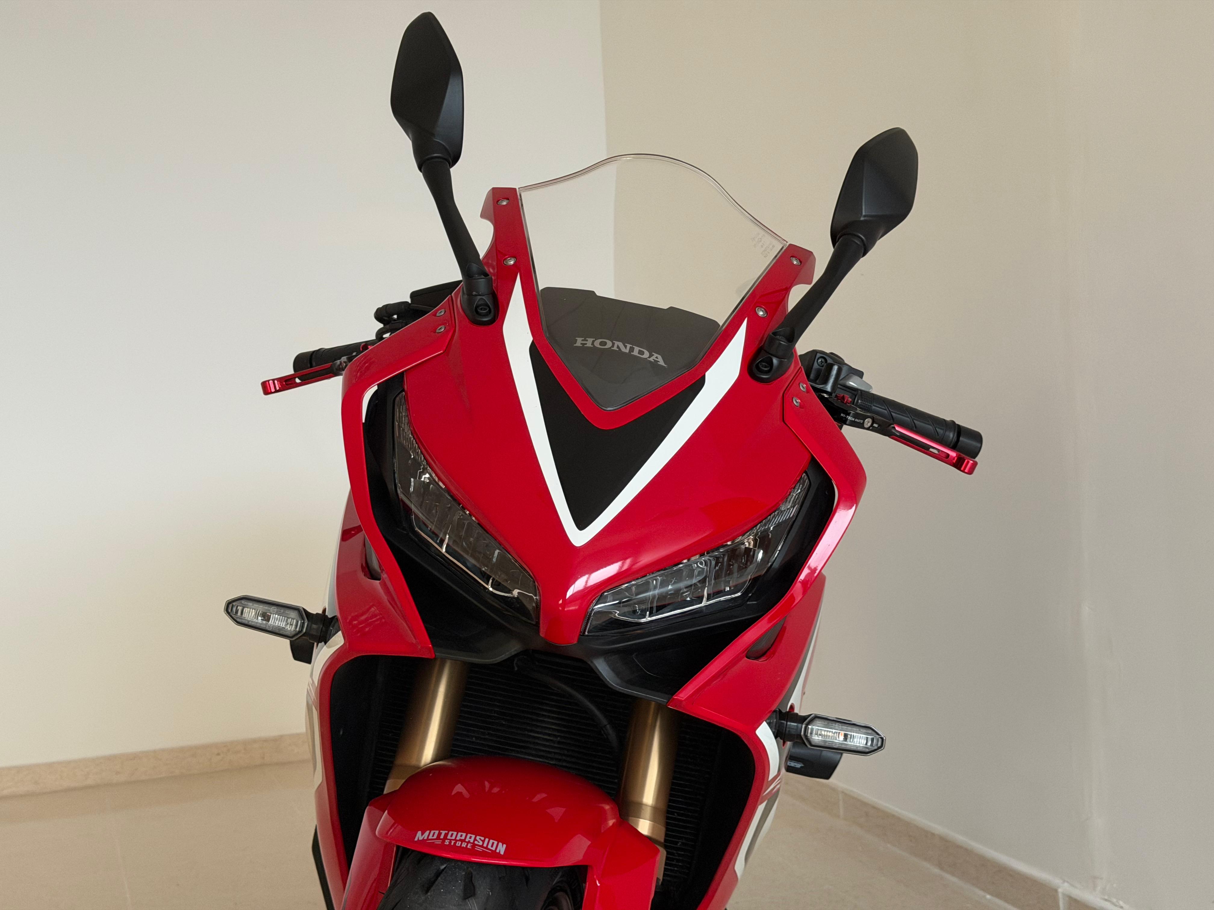 Foto 4 de HONDA CBR 650R Imagen de HONDA CBR 650R