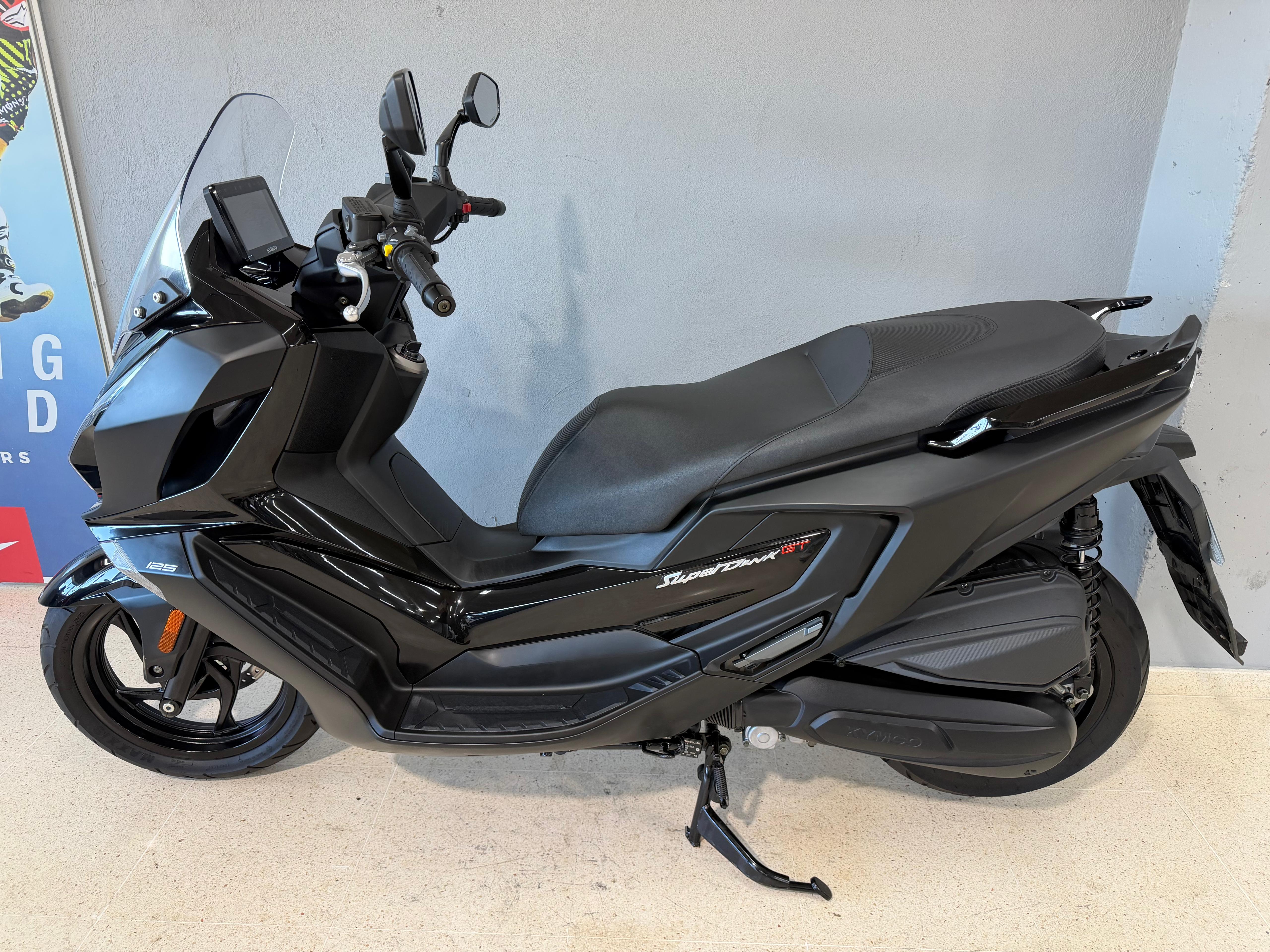 Foto 4 de KYMCO SUPER DINK GT 125 Imagen de KYMCO SUPER DINK GT 125