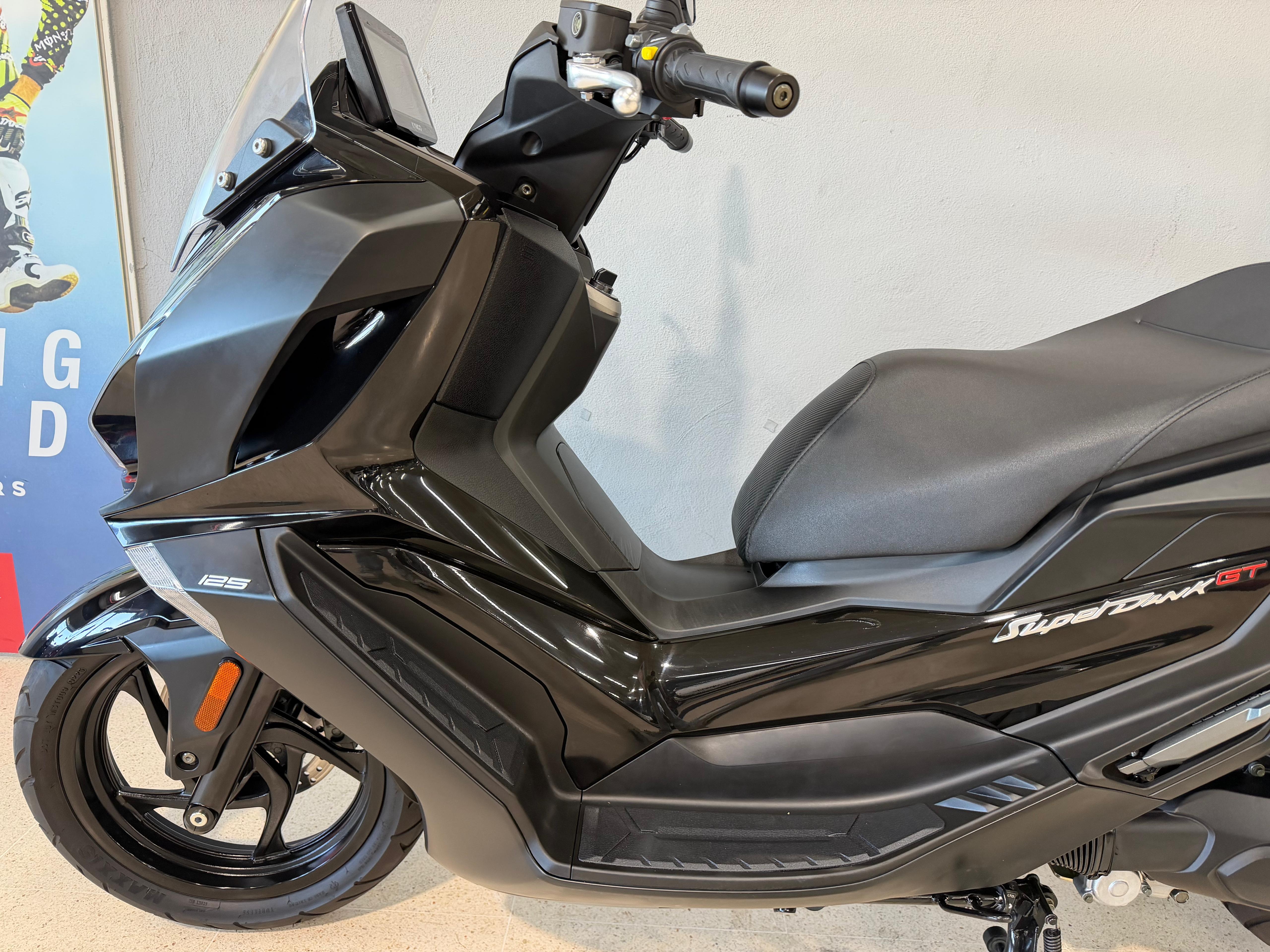 Foto 5 de KYMCO SUPER DINK GT 125 Imagen de KYMCO SUPER DINK GT 125