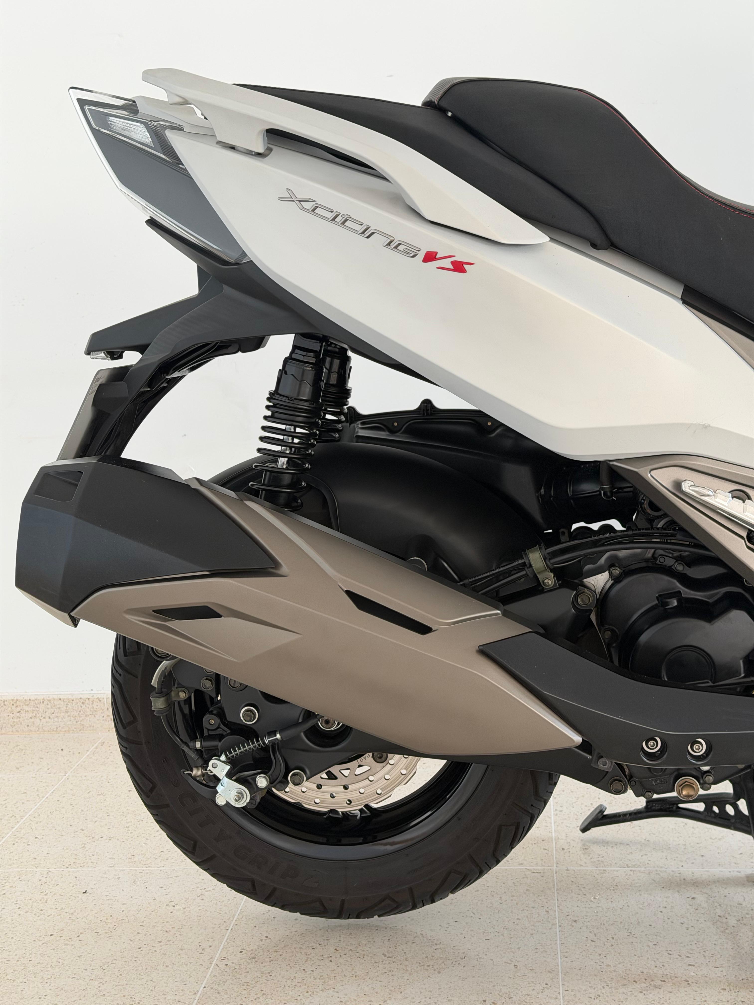 Foto 1 de KYMCO XCITING 400 Imagen de KYMCO XCITING 400