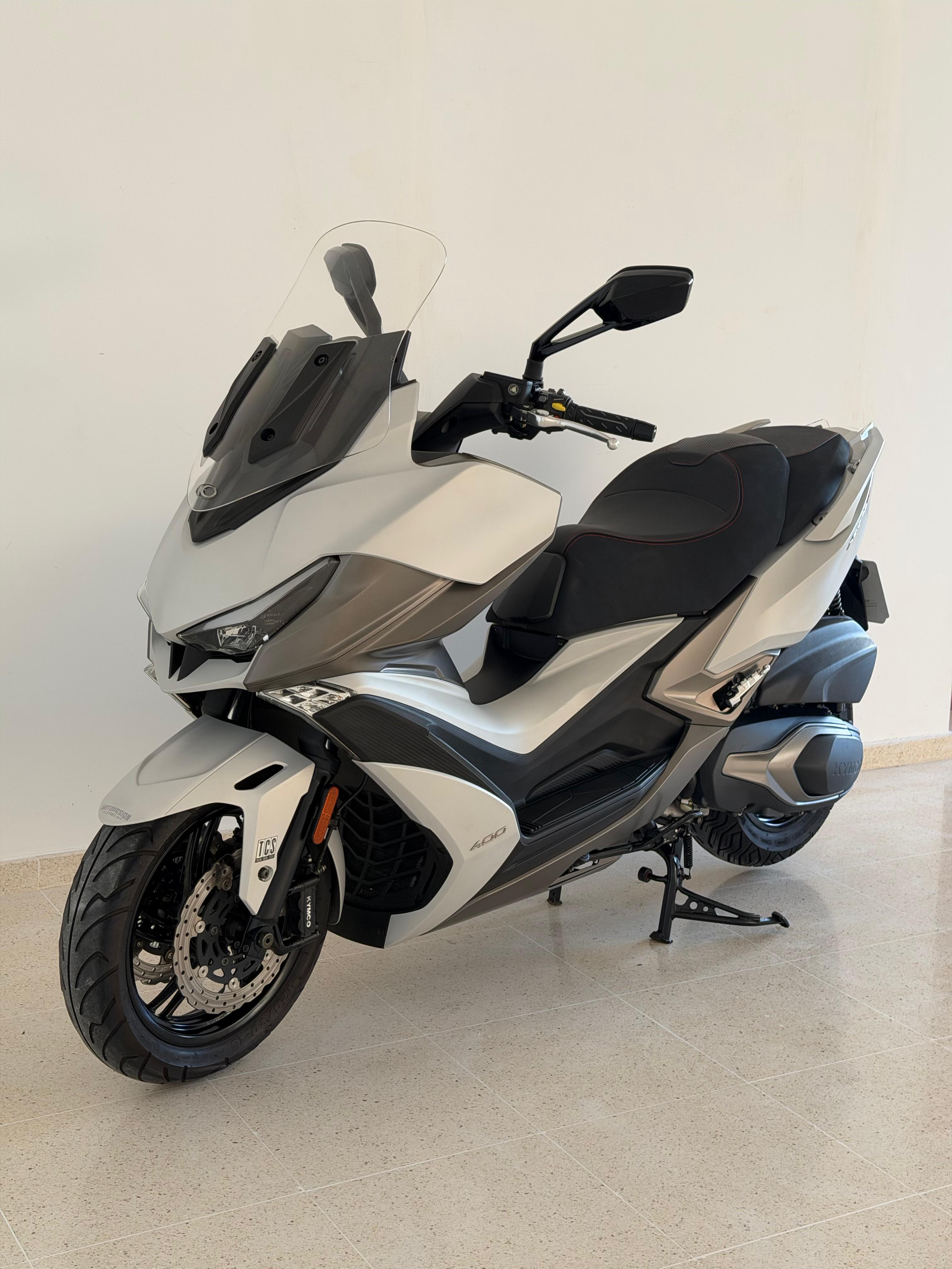 Foto 8 de KYMCO XCITING 400 Imagen de KYMCO XCITING 400