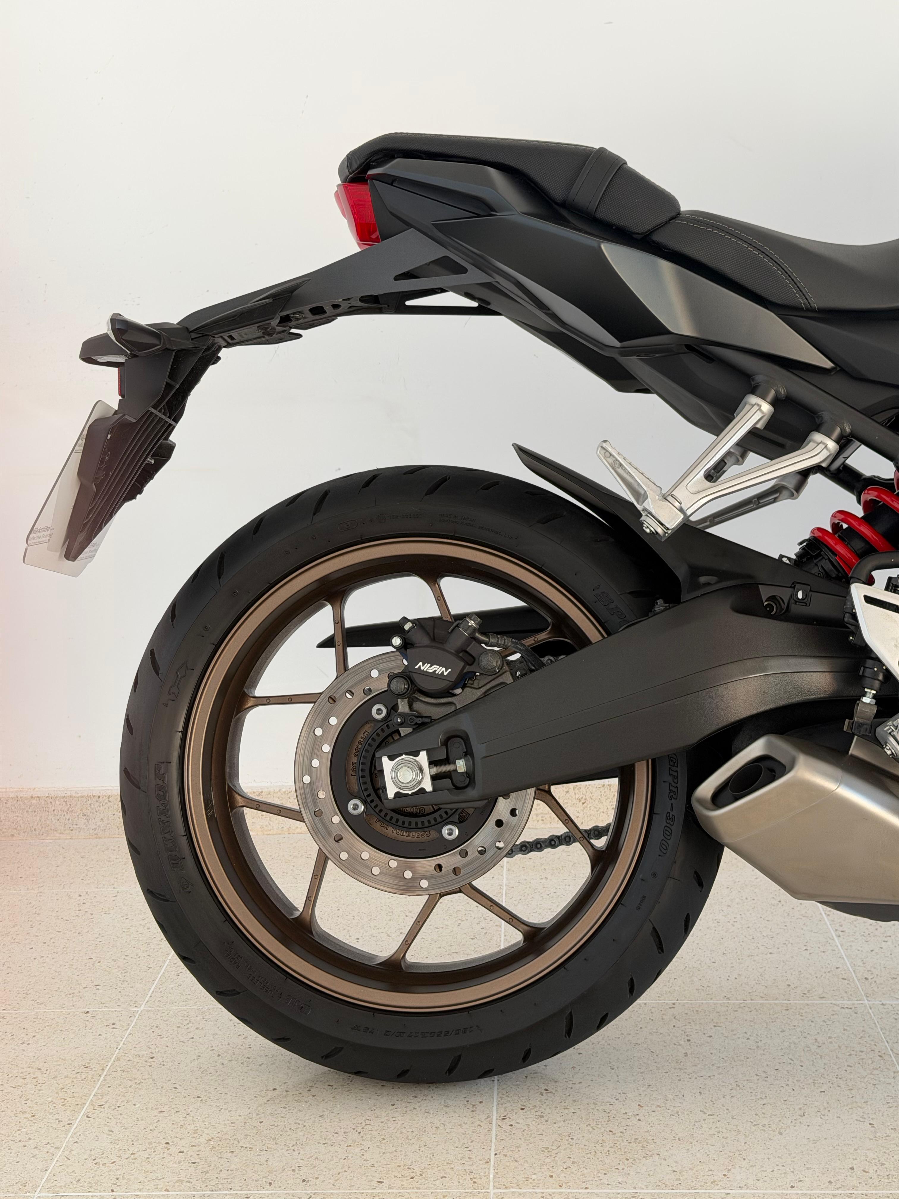 Foto 1 de HONDA CB650R ABS - 2023 (CB650RAP) - ROJO GRAND PRIX Imagen de HONDA CB650R ABS - 2023 (CB650RAP) - ROJO GRAND PRIX