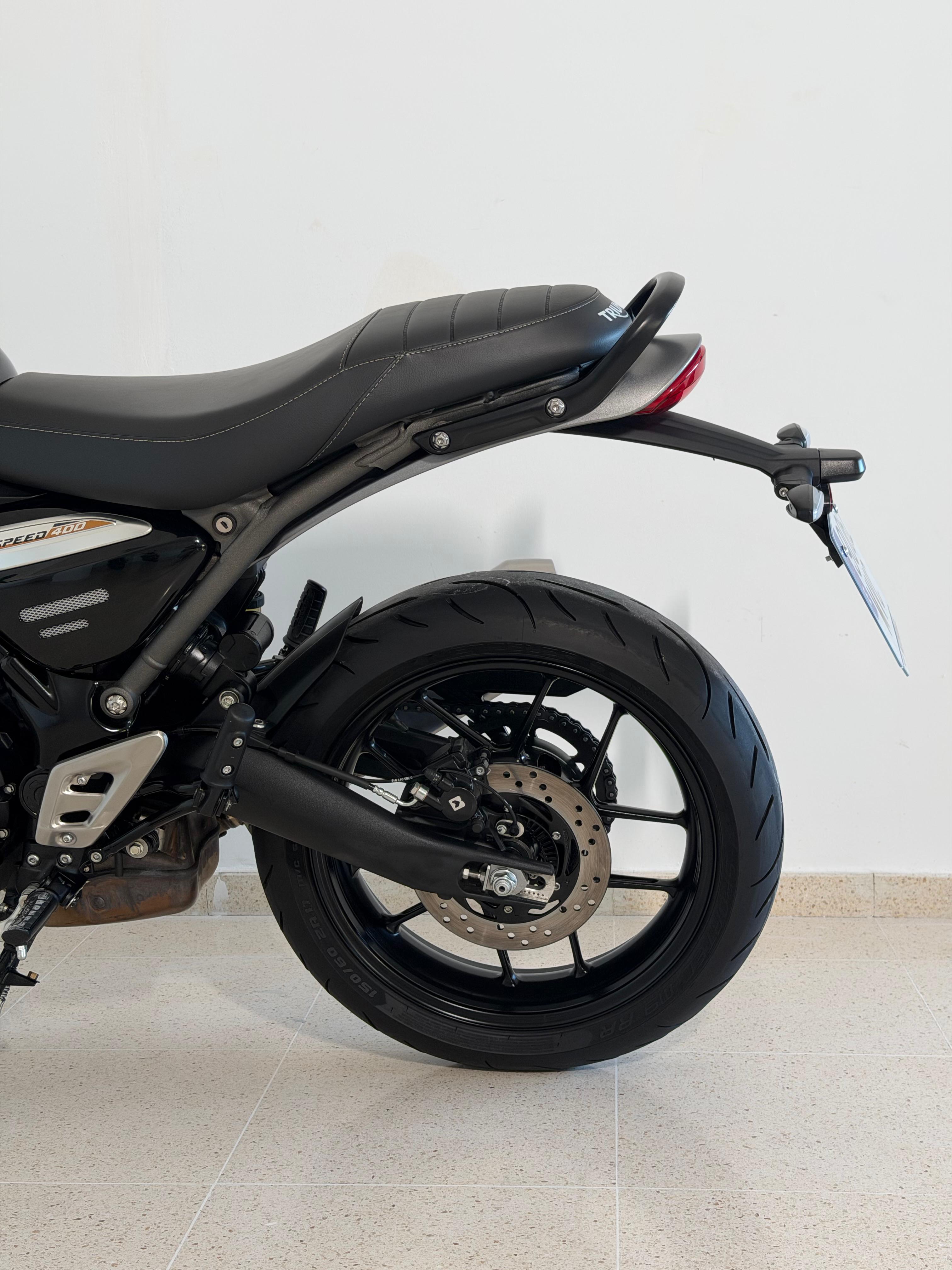 Foto 6 de TRIUMPH SPEED 400 24 - PHANTOM BLACK/ STORM GREY Imagen de TRIUMPH SPEED 400 24 - PHANTOM BLACK/ STORM GREY