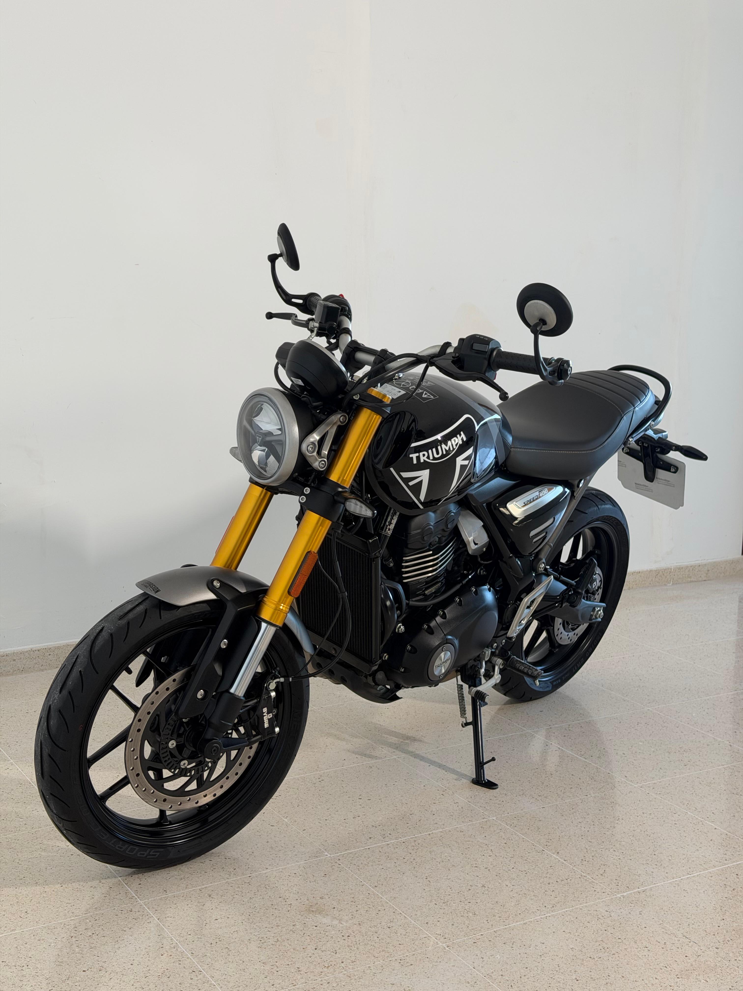 Foto 7 de TRIUMPH SPEED 400 24 - PHANTOM BLACK/ STORM GREY Imagen de TRIUMPH SPEED 400 24 - PHANTOM BLACK/ STORM GREY