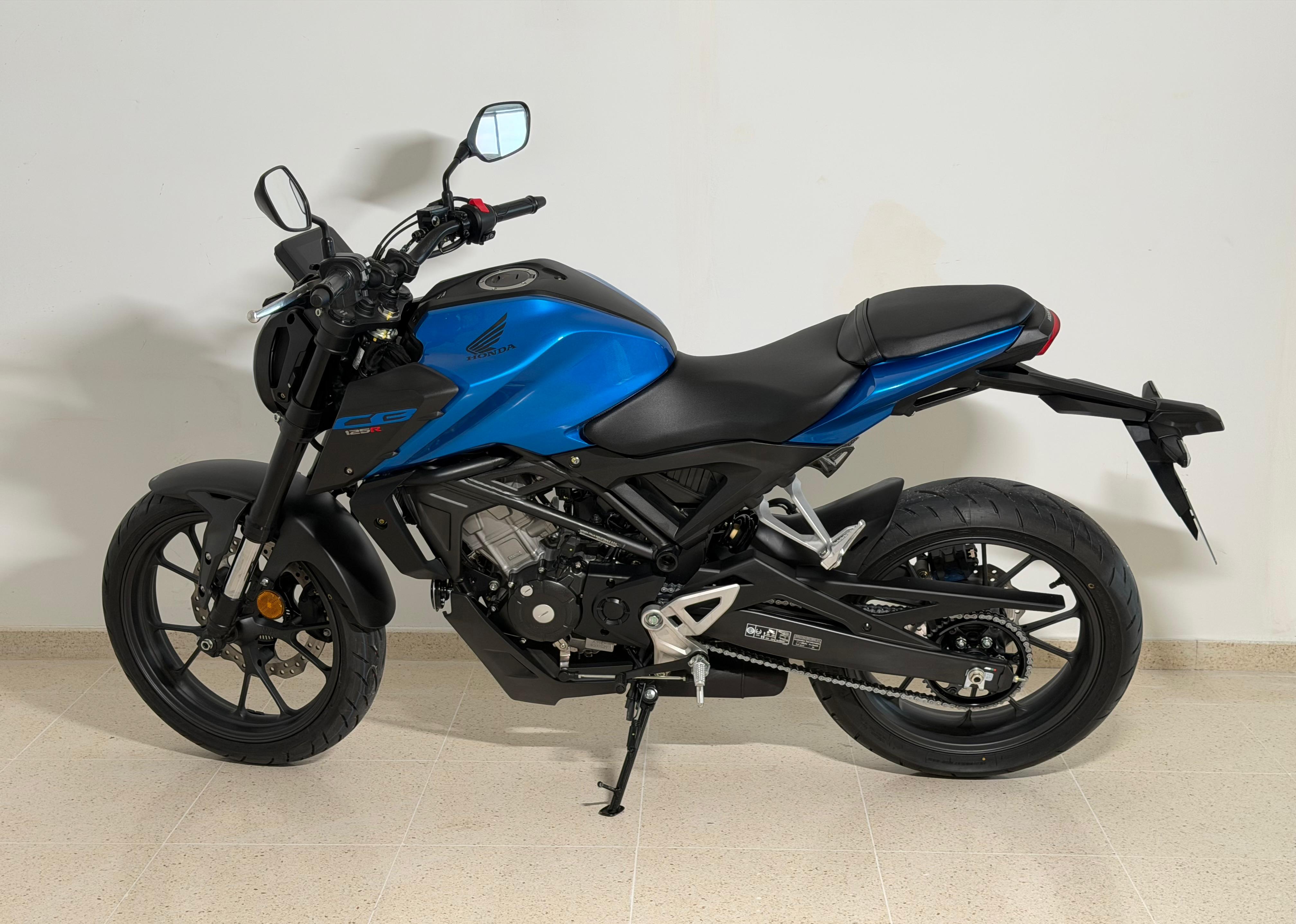 Foto 4 de HONDA CB 125R Imagen de HONDA CB 125R