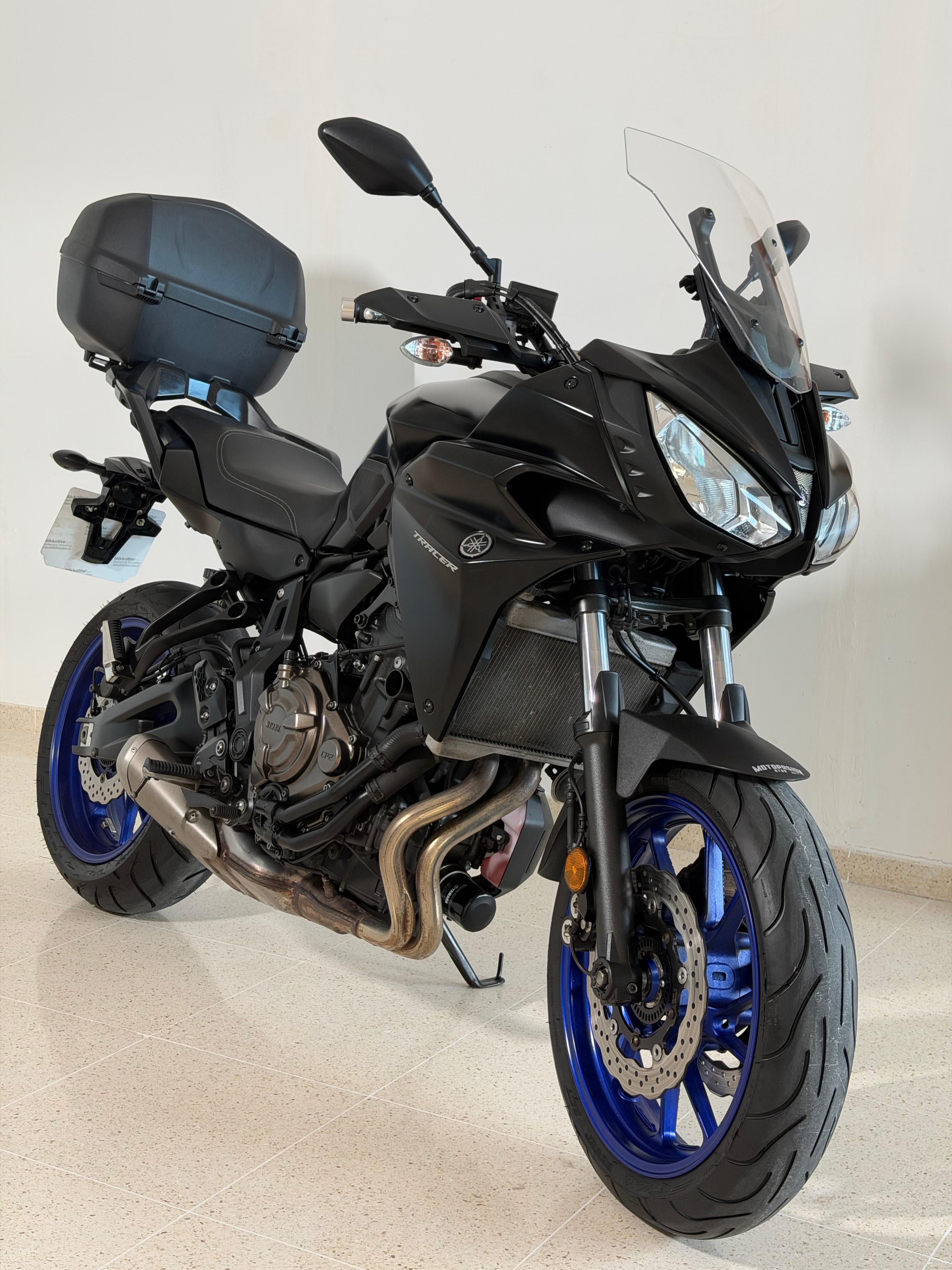 Foto 3 de YAMAHA TRACER 700 - NEGRO Imagen de YAMAHA TRACER 700 - NEGRO
