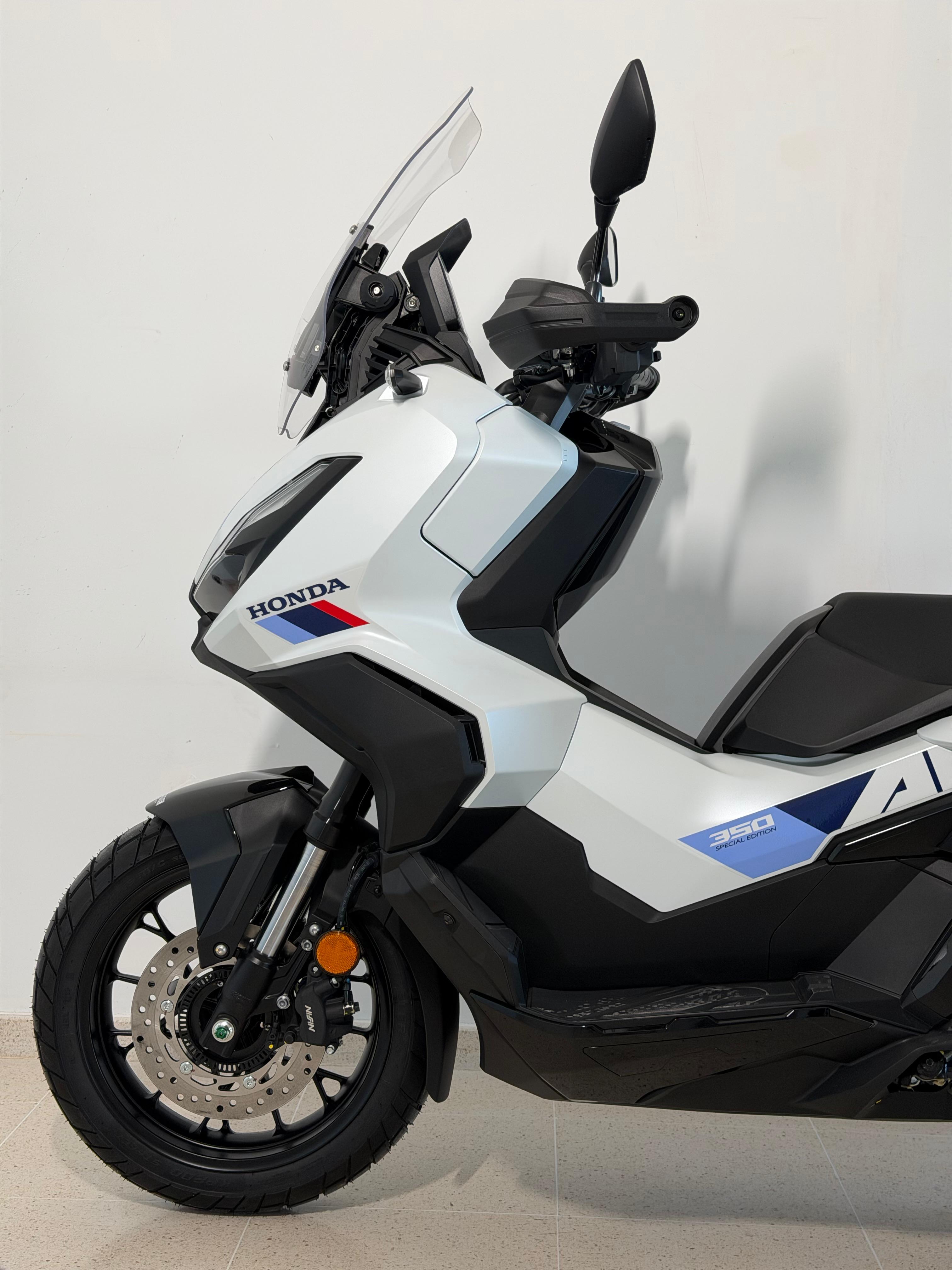 Imagen de HONDA ADV 350