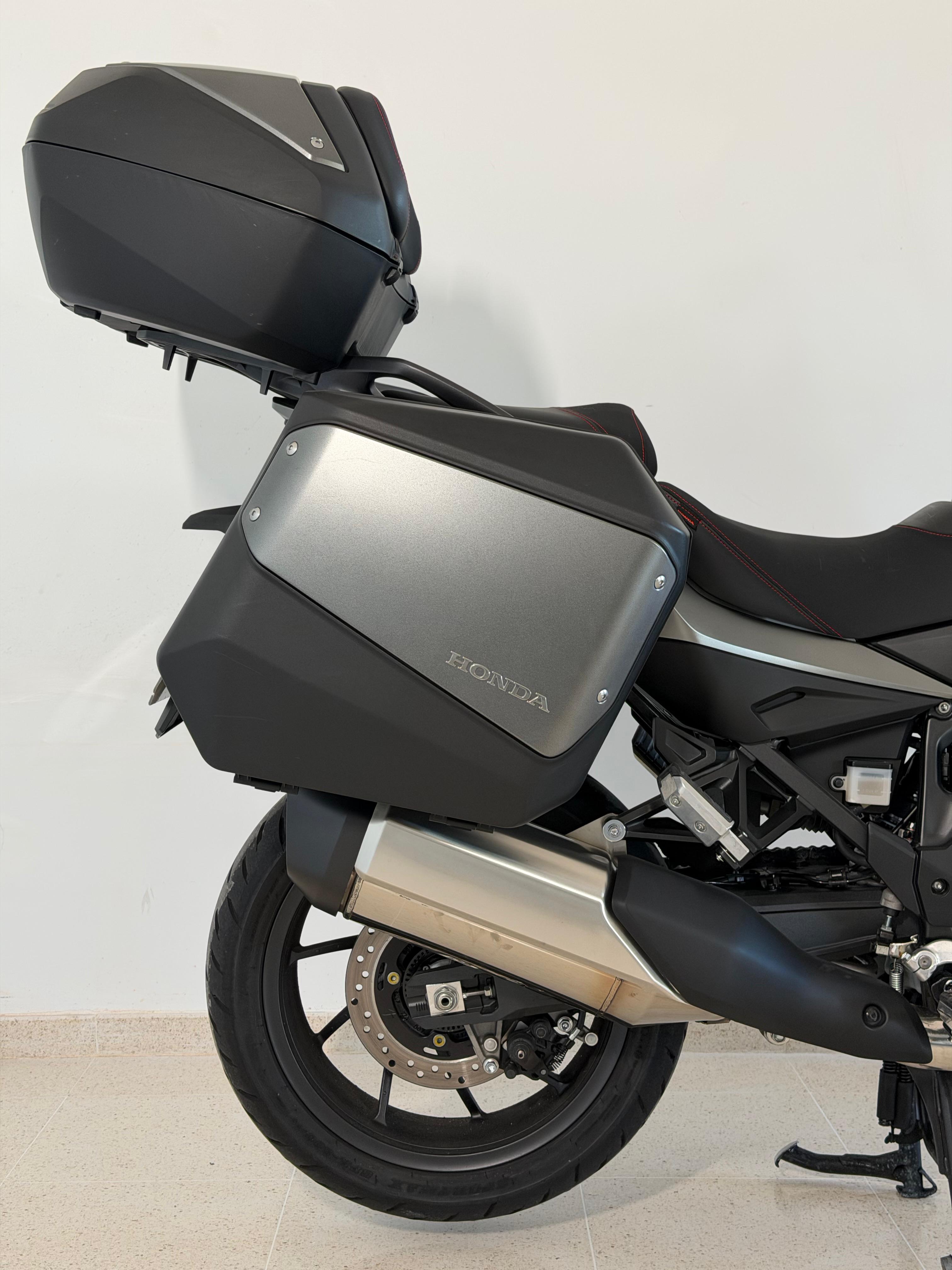 Foto 1 de HONDA NT1100 DCT Imagen de HONDA NT1100 DCT