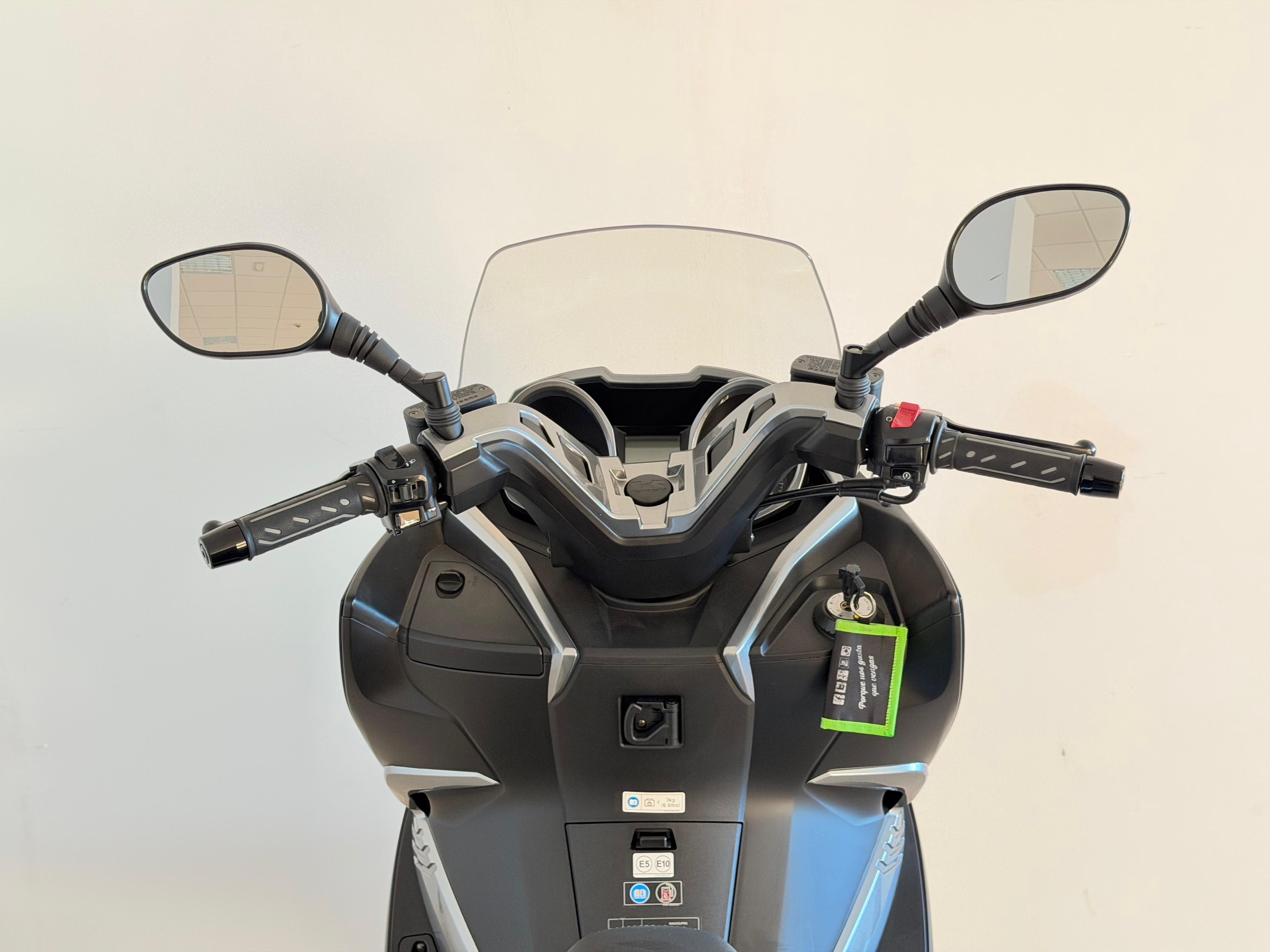 Imagen de KAWASAKI J 125 SE