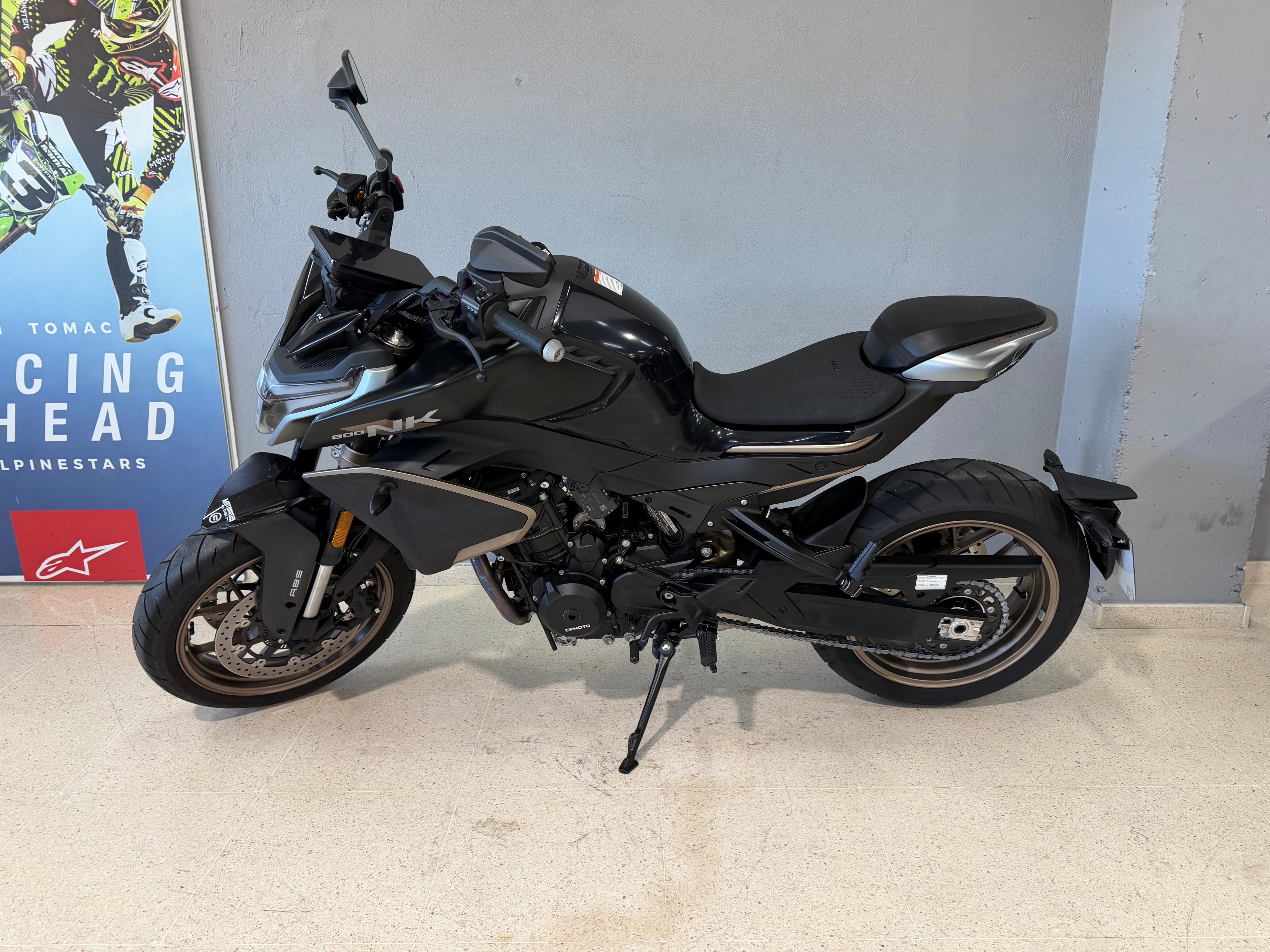 Imagen de CFMOTO 800 NK ADVANCE