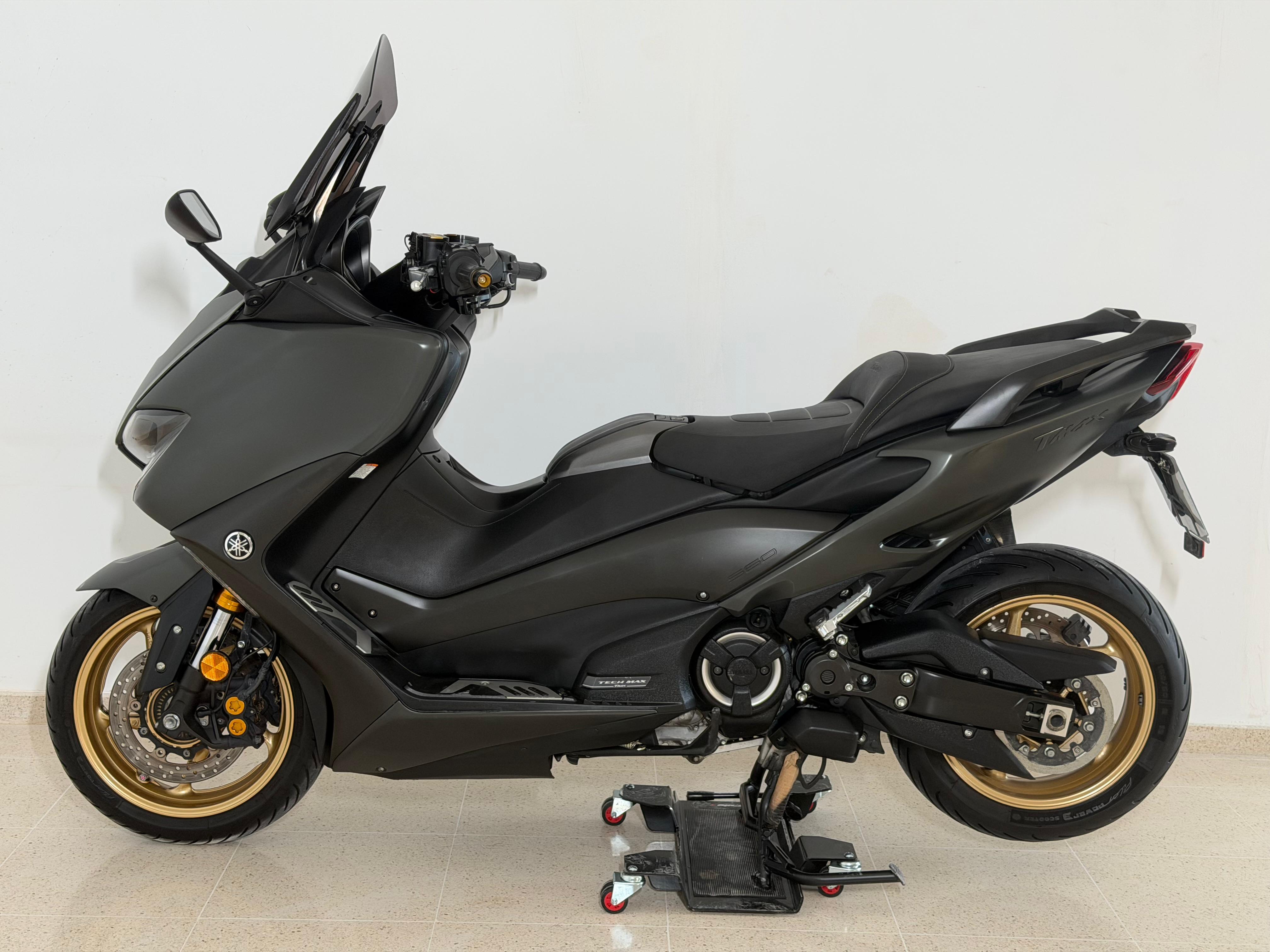 Foto 4 de YAMAHA T MAX 560 Imagen de YAMAHA T MAX 560