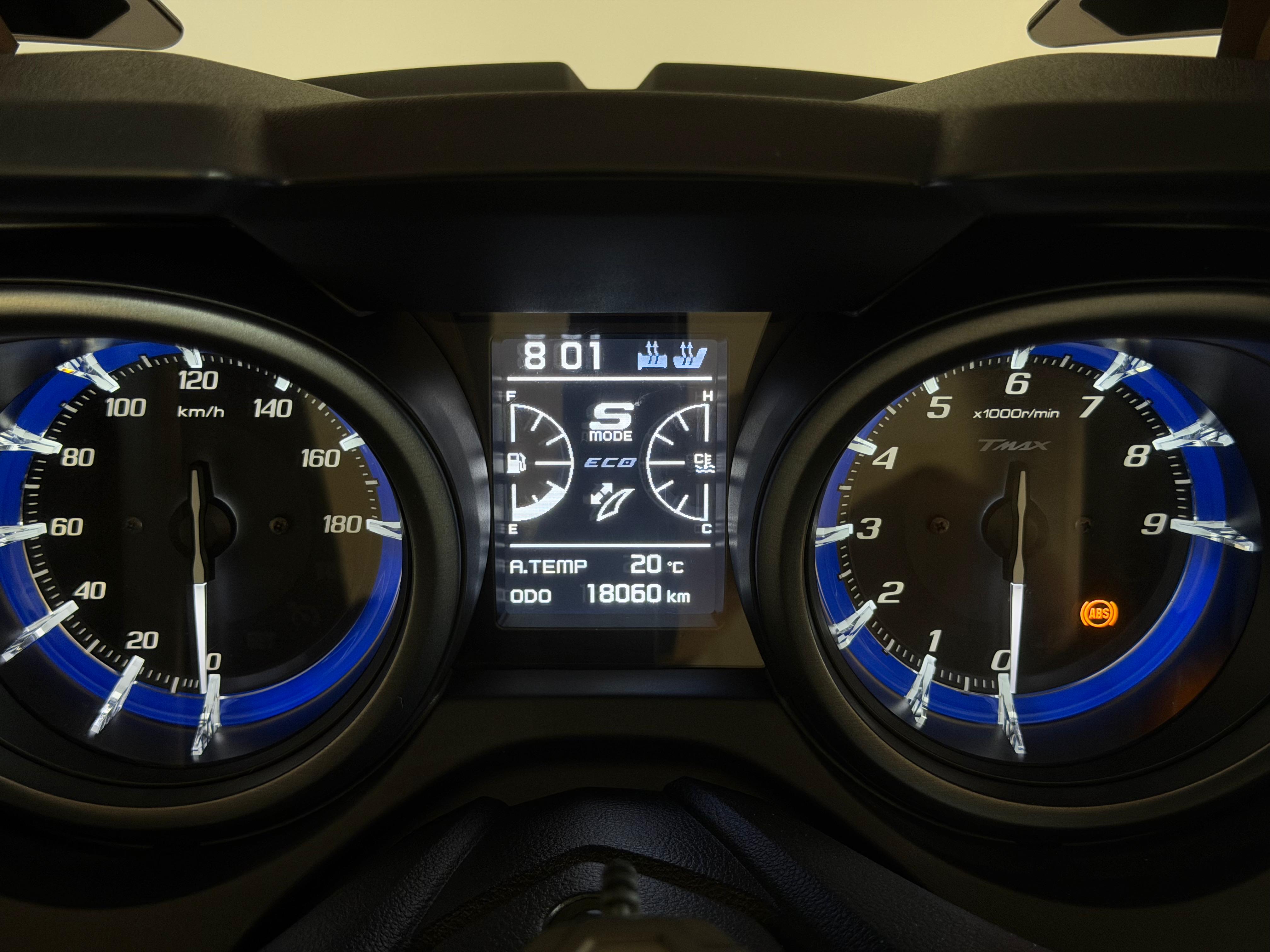 Imagen de YAMAHA T MAX 560