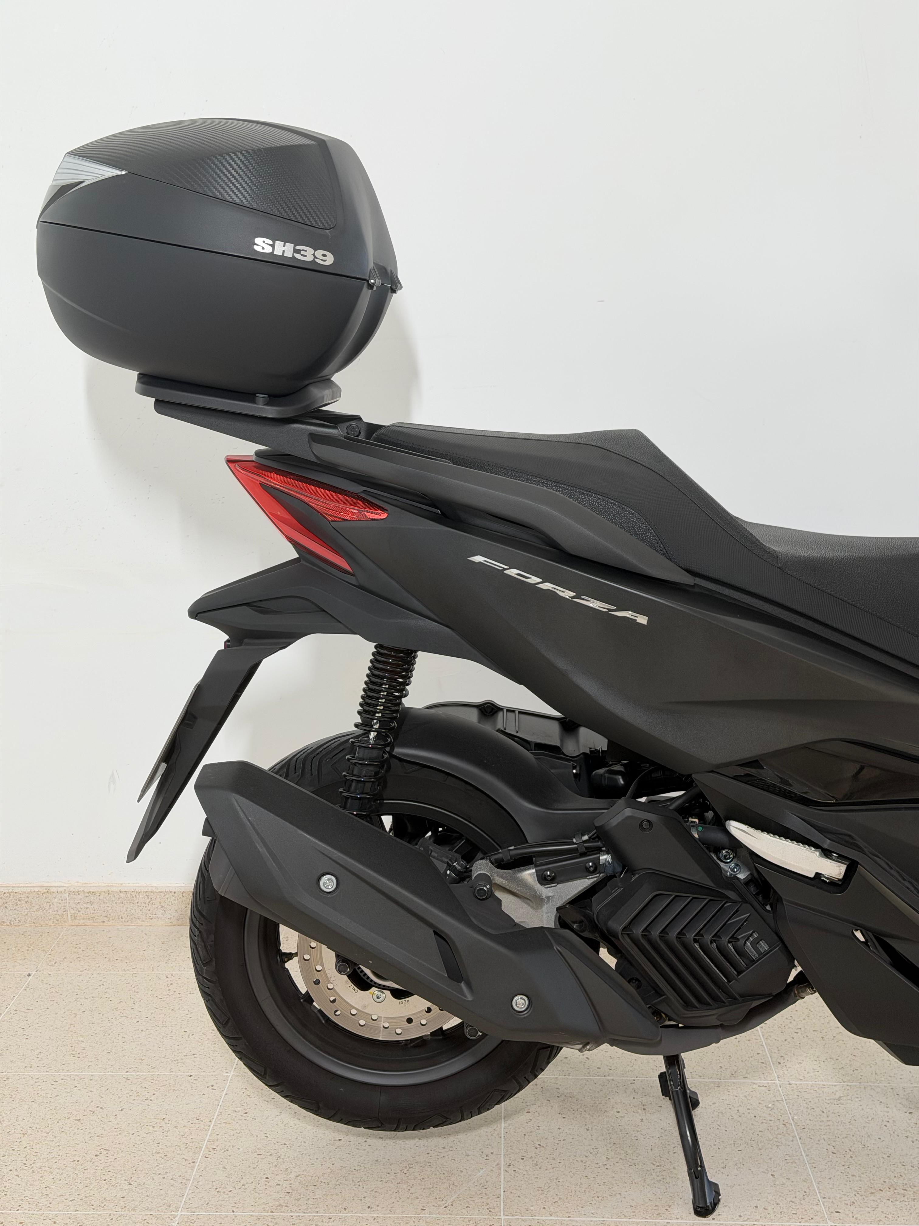 Foto 1 de HONDA FORZA 125 Imagen de HONDA FORZA 125