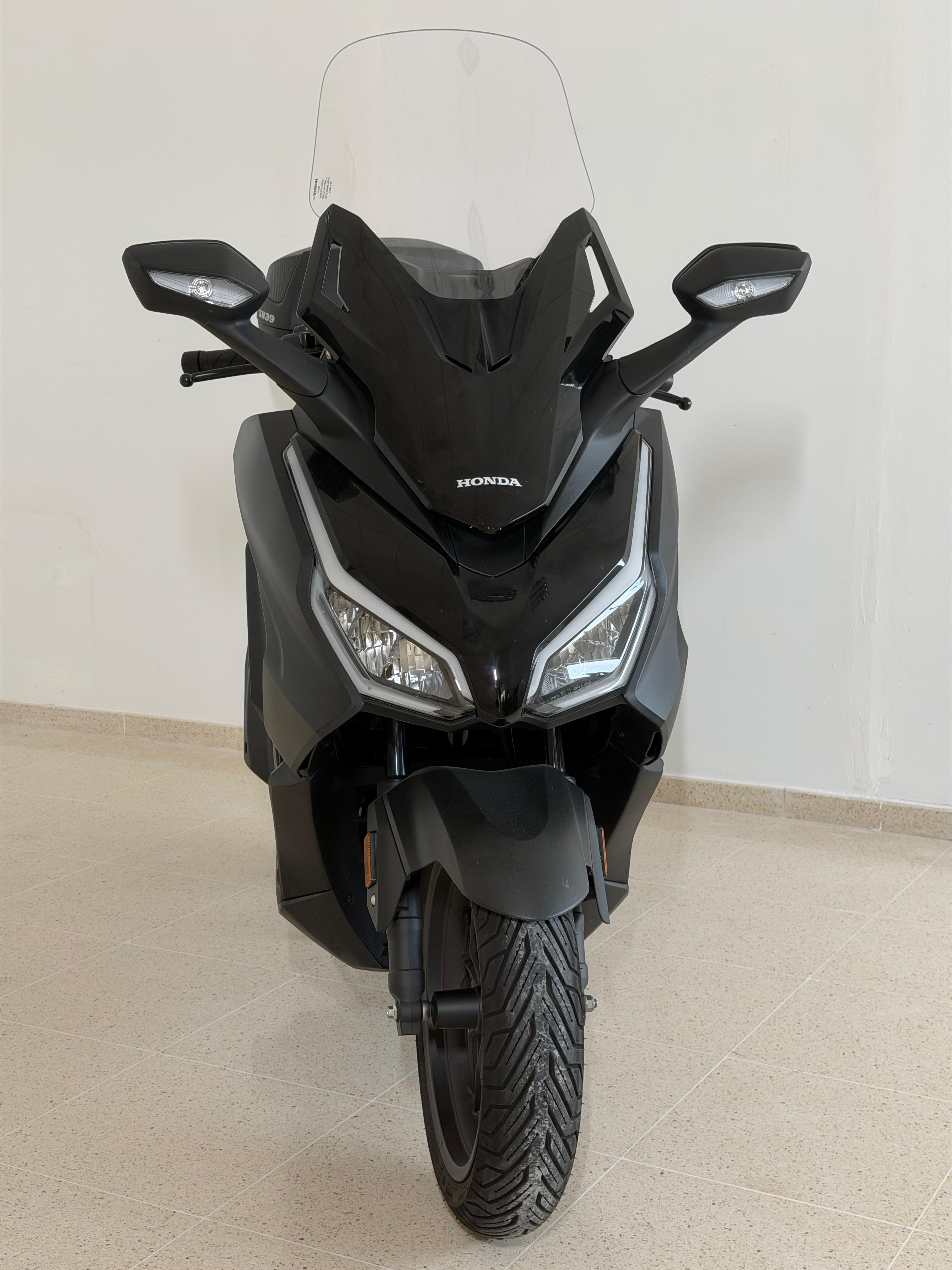 Foto 3 de HONDA FORZA 125 Imagen de HONDA FORZA 125