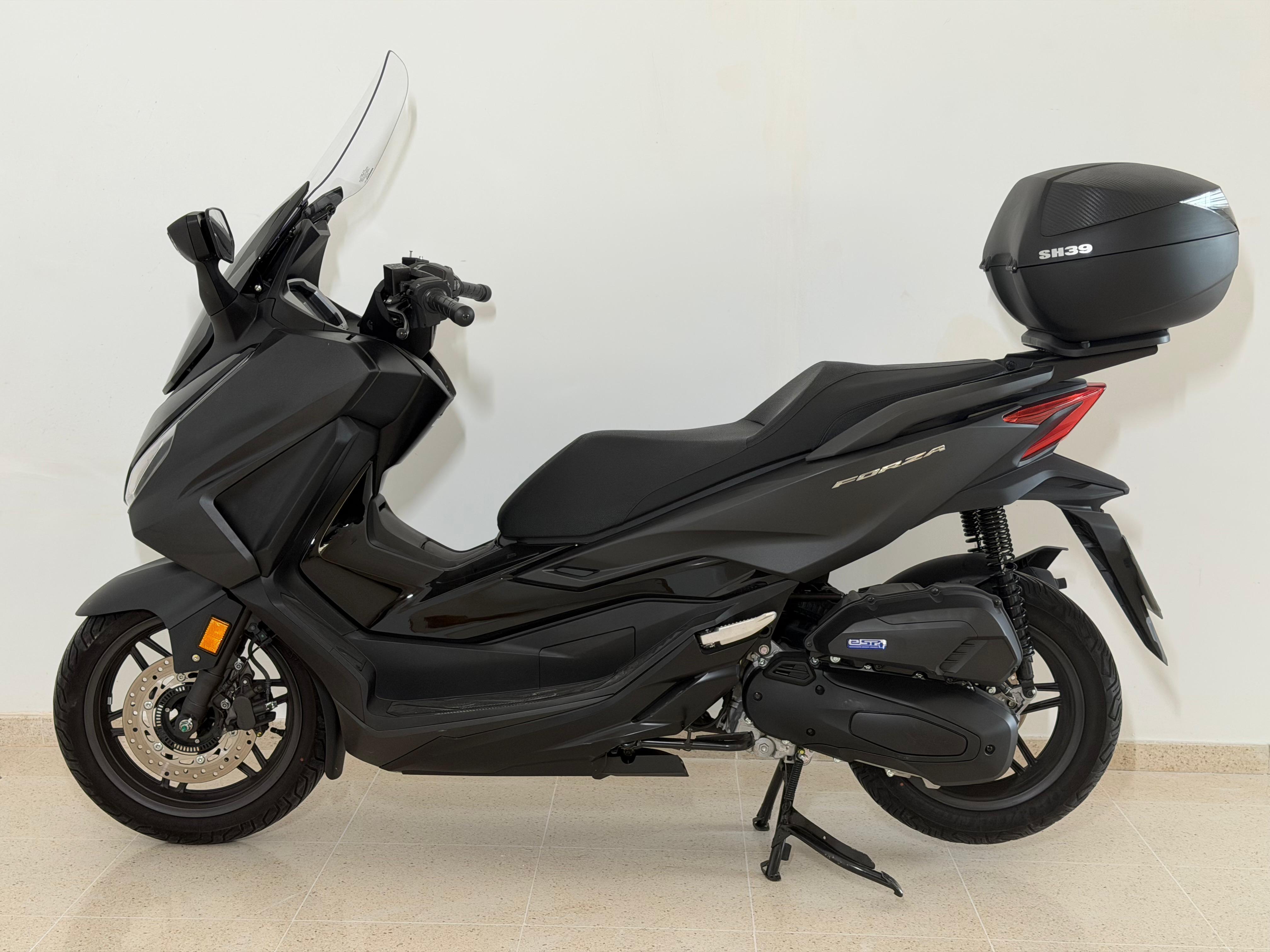 Foto 4 de HONDA FORZA 125 Imagen de HONDA FORZA 125
