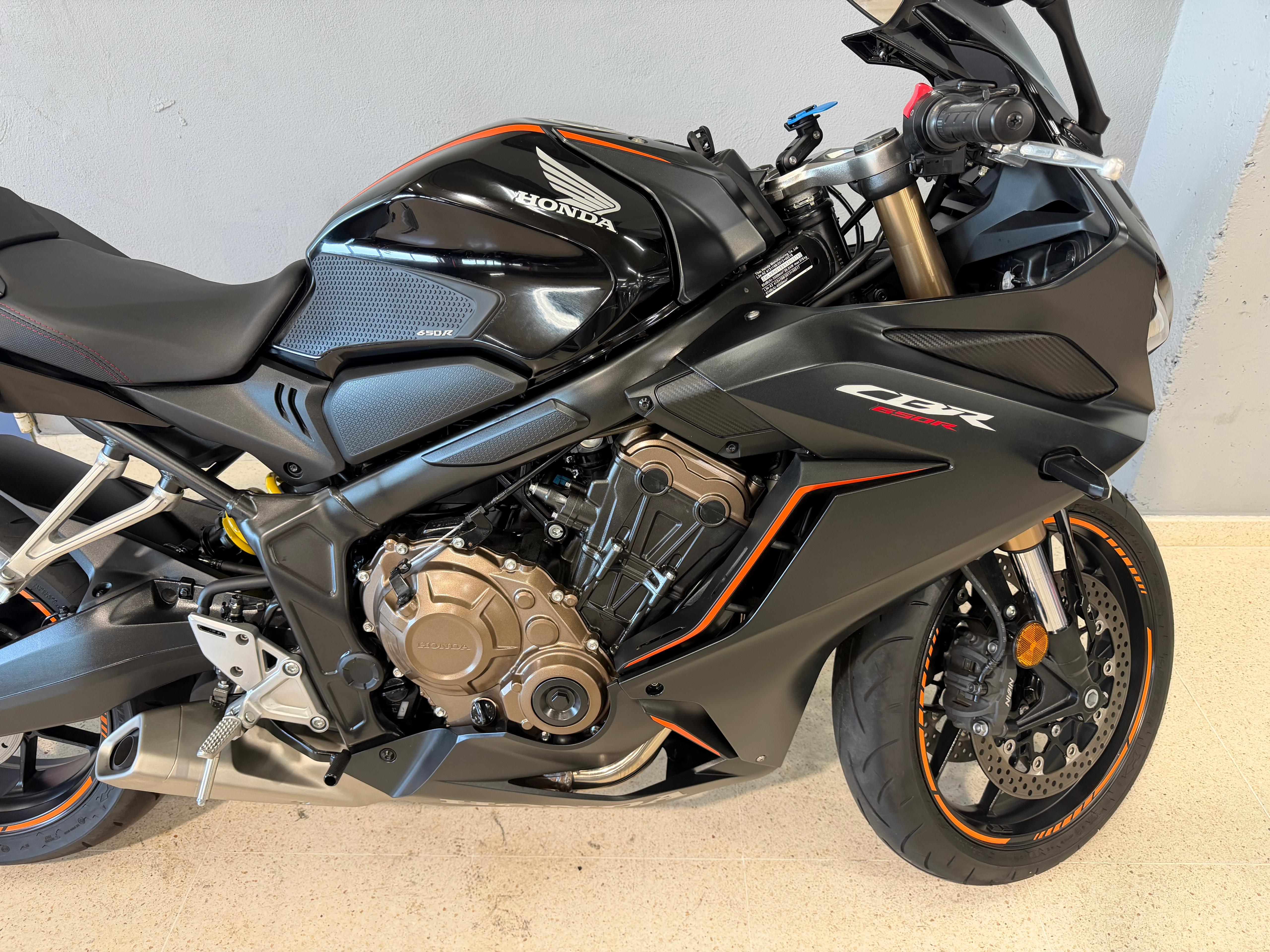 Foto 2 de HONDA CBR 650R Imagen de HONDA CBR 650R