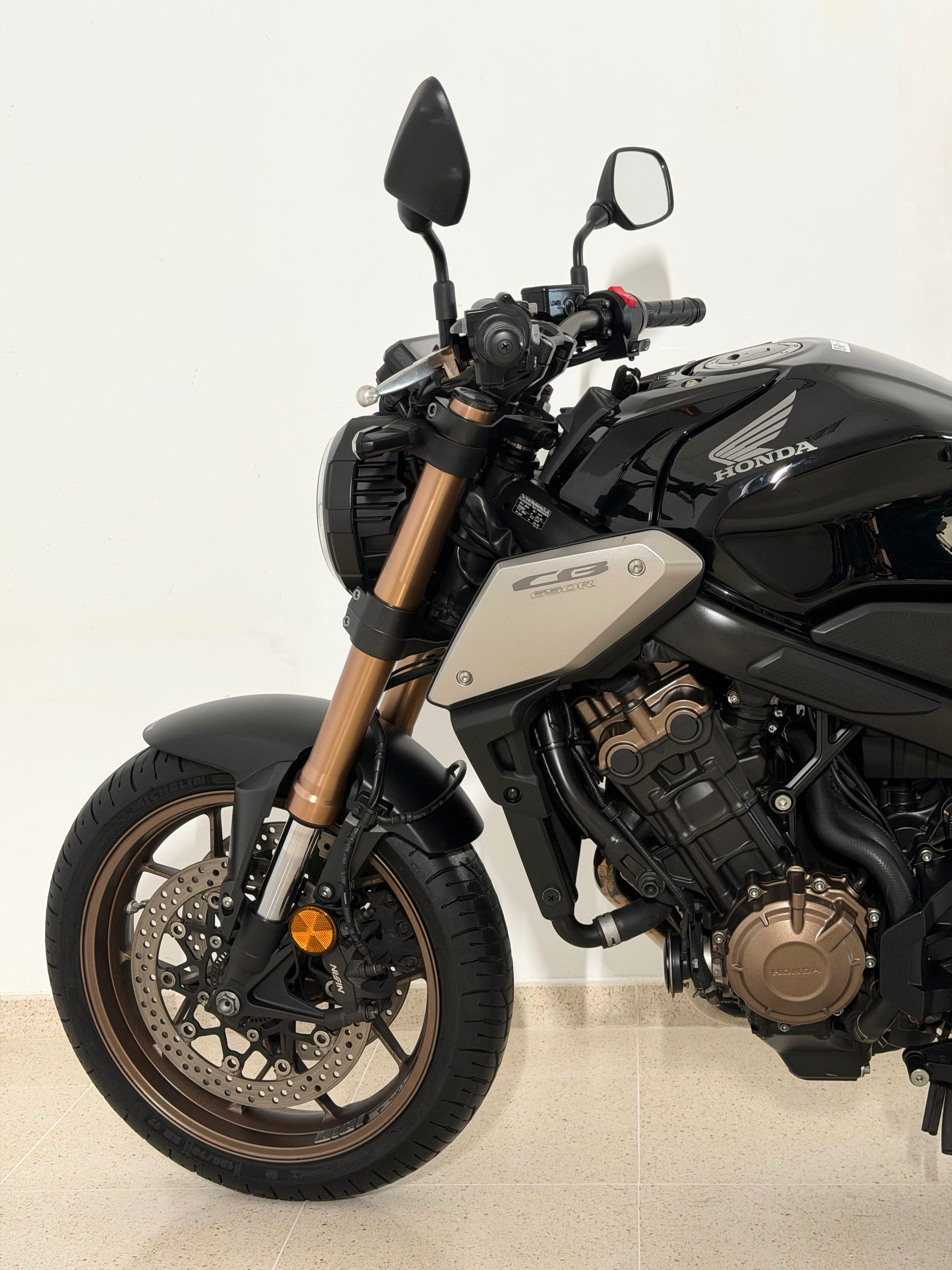 Foto 5 de HONDA CB 650R Imagen de HONDA CB 650R