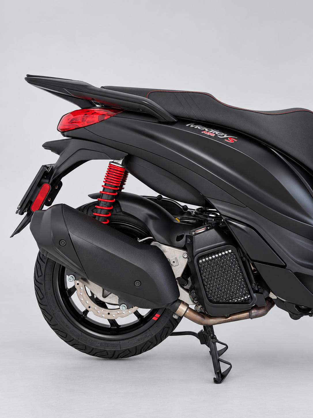Foto 2 de PIAGGIO MEDLEY S 125 E5 - NEGRO METEORA Imagen de PIAGGIO MEDLEY S 125 E5 - NEGRO METEORA