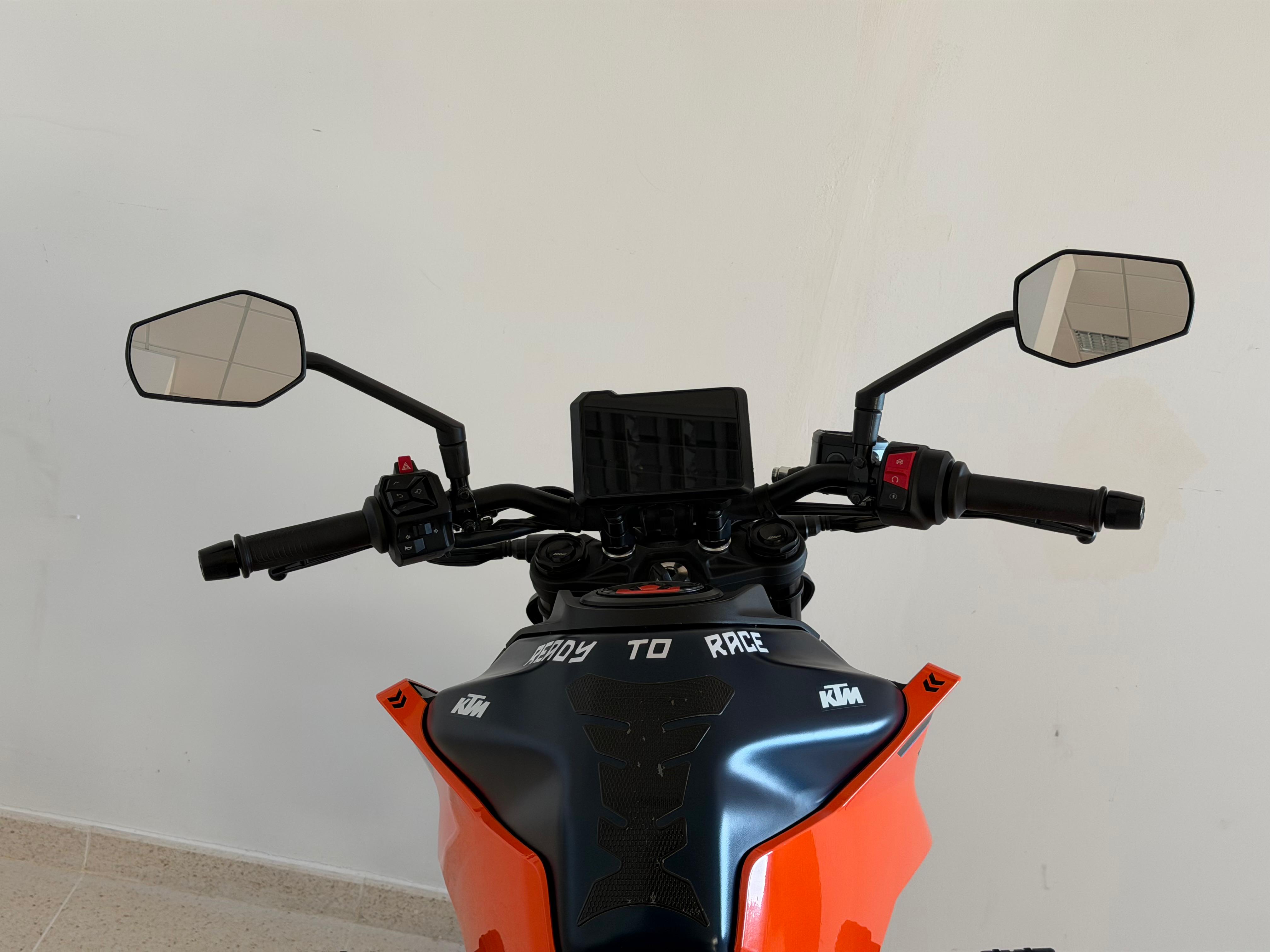 Imagen de KTM 125 DUKE 24 - NARANJA