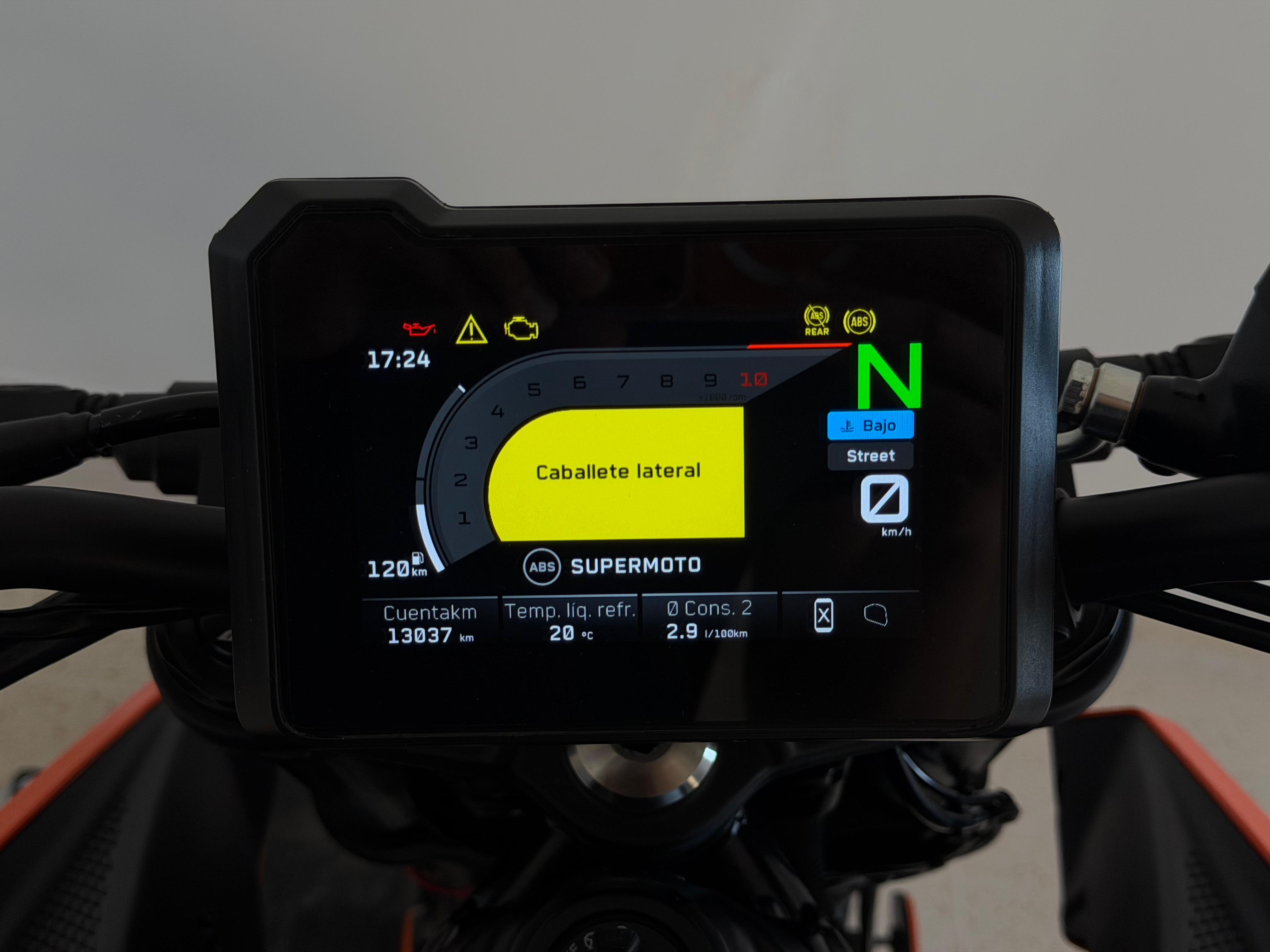 Imagen de KTM 125 DUKE 24 - NARANJA